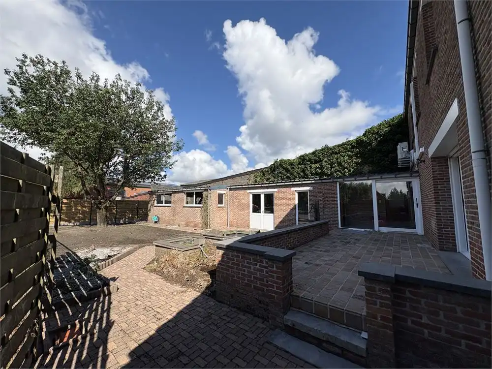 Lichtrijke gezinswoning met 4 slaapkamers + garage foto 20