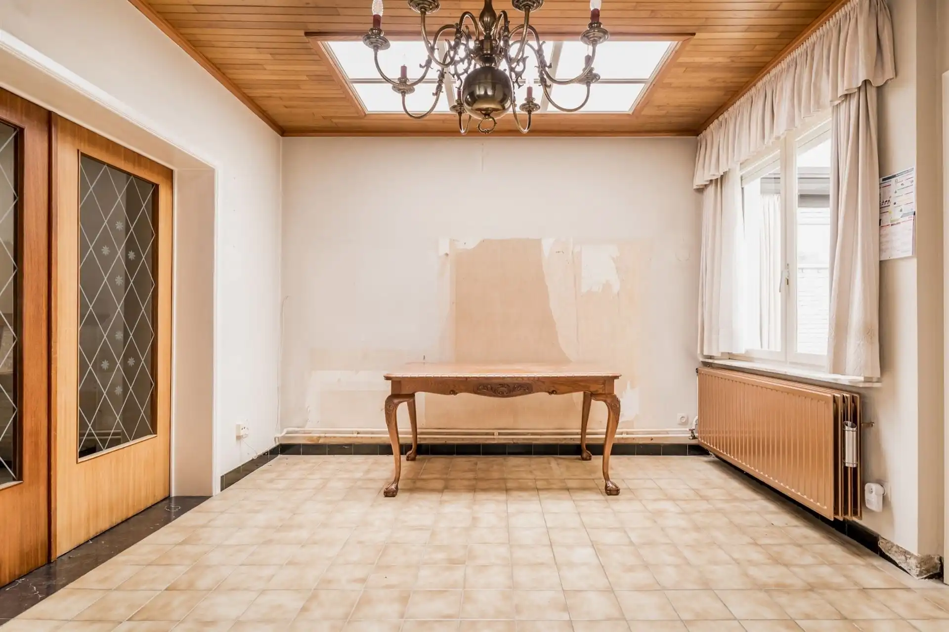 Te renoveren gezinswoning met veel opslagruimte! foto 9