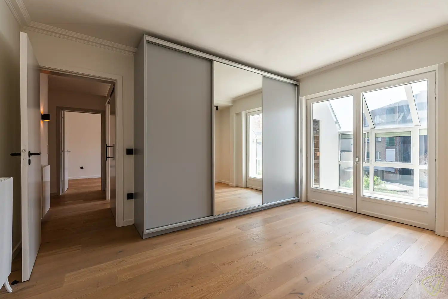 Uitzonderlijk groot appartement nabij het station van Eeklo! foto 11