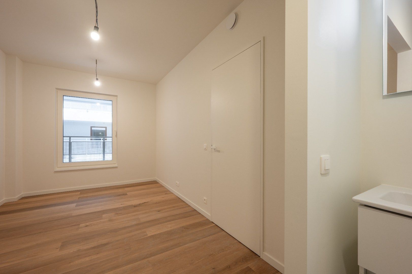 HOOST is een iconische toren met een expressief gevelontwerp op enkele honderden meters van de zee foto 10