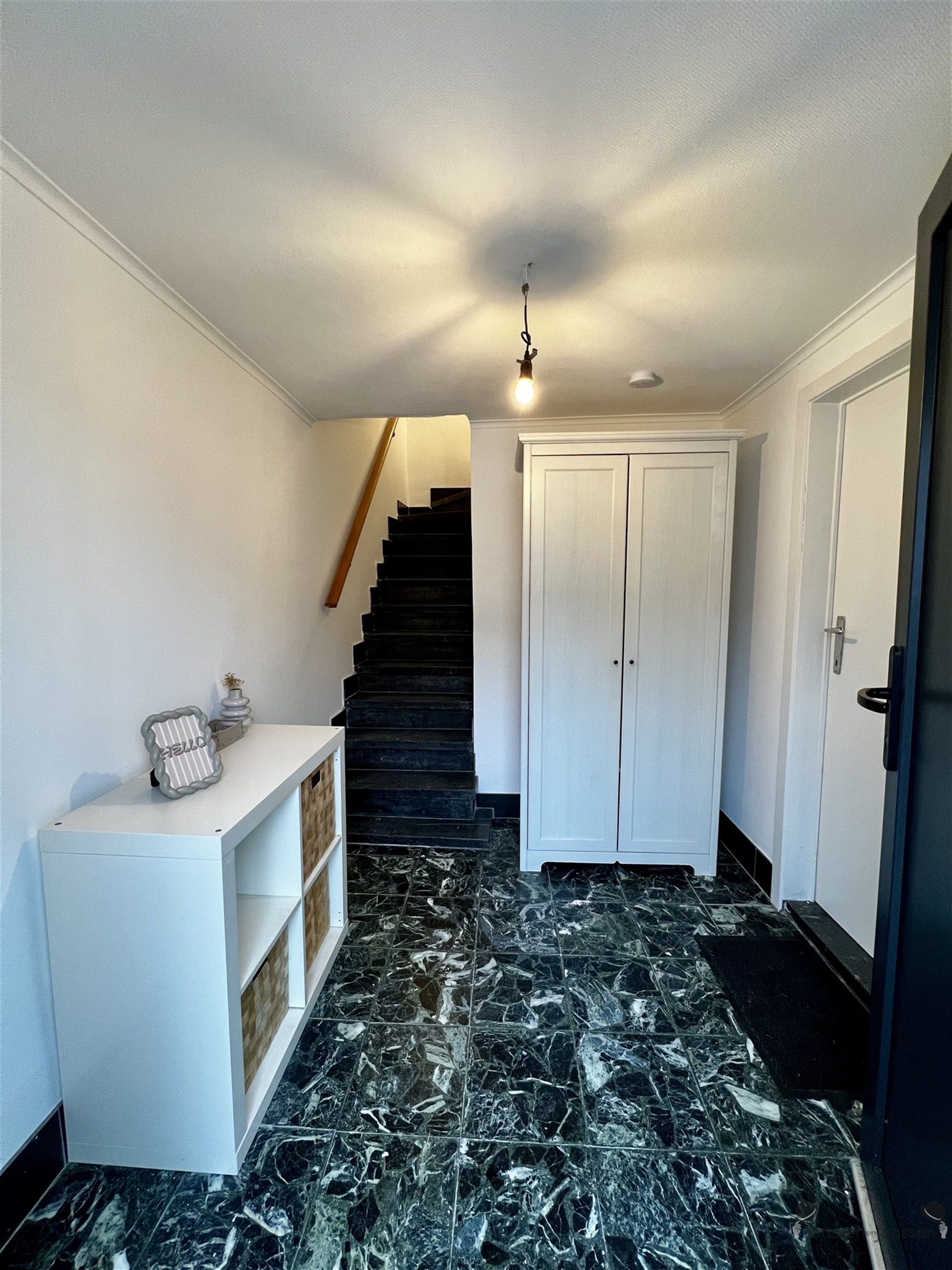 Bel-etage met inpandige garage & tuin foto 2