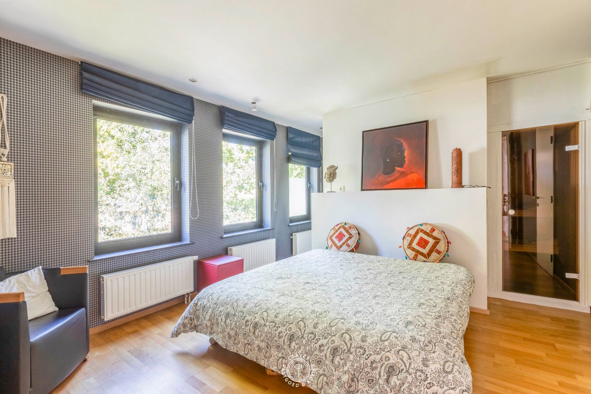 Architecturale villa met prachtige tuin en zwembad foto 21