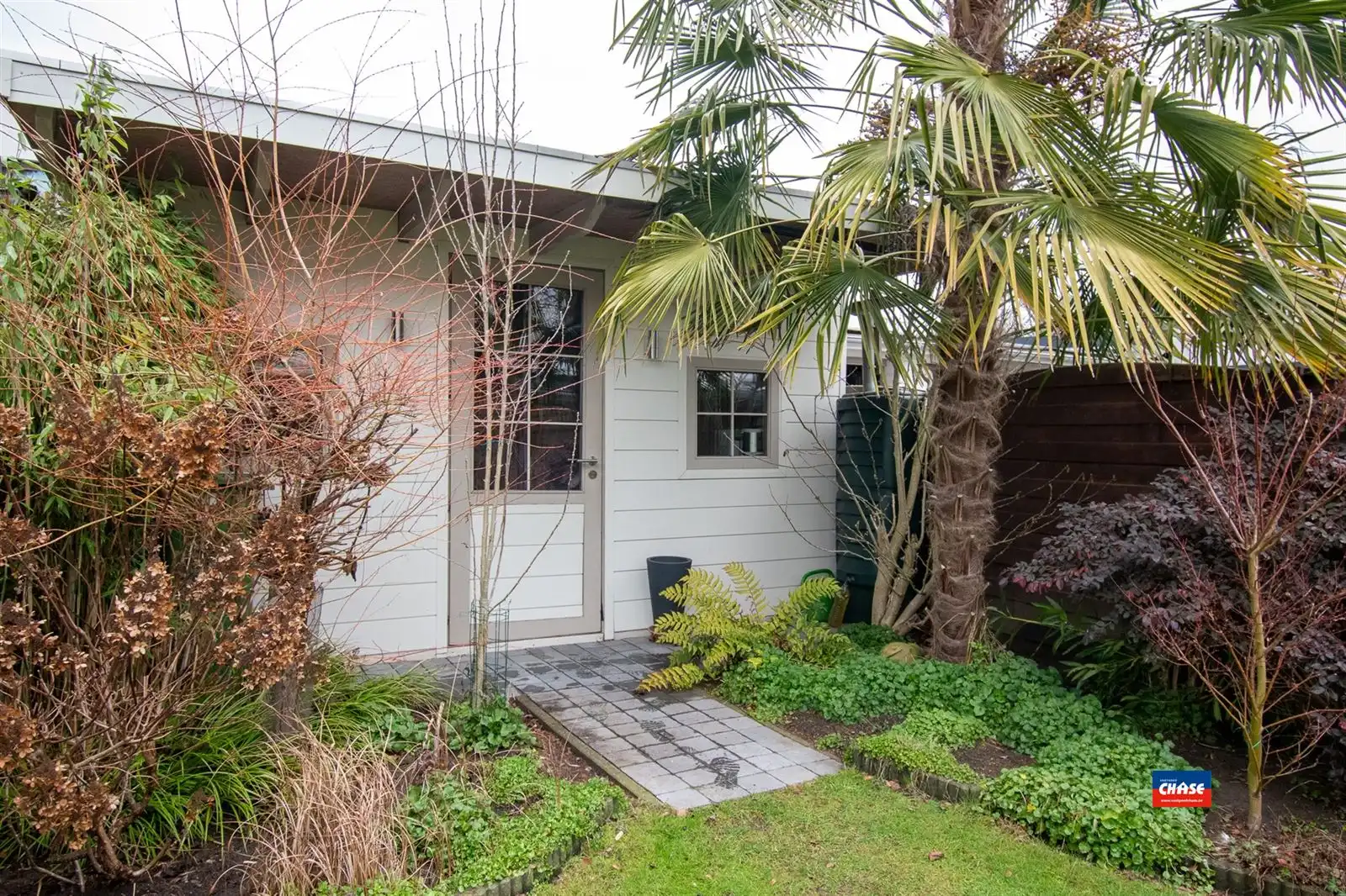 Gezellige rijwoning met twee slaapkamers en mooie tuin foto 17