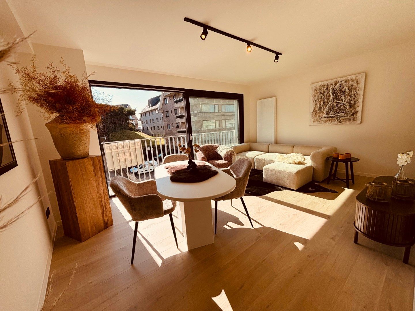 GERENOVEERD GEMEUBELD APPARTEMENT met lateraal zeezicht  Koksijde  foto 5