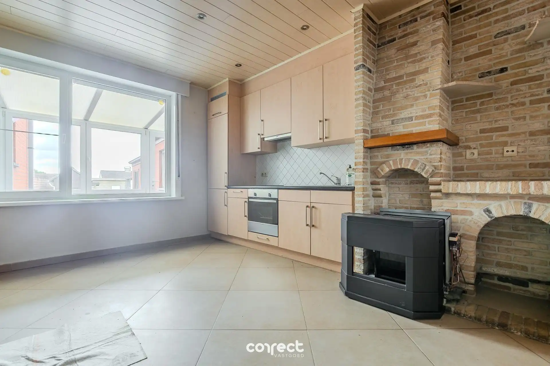 Ruime woning met garage. foto 4