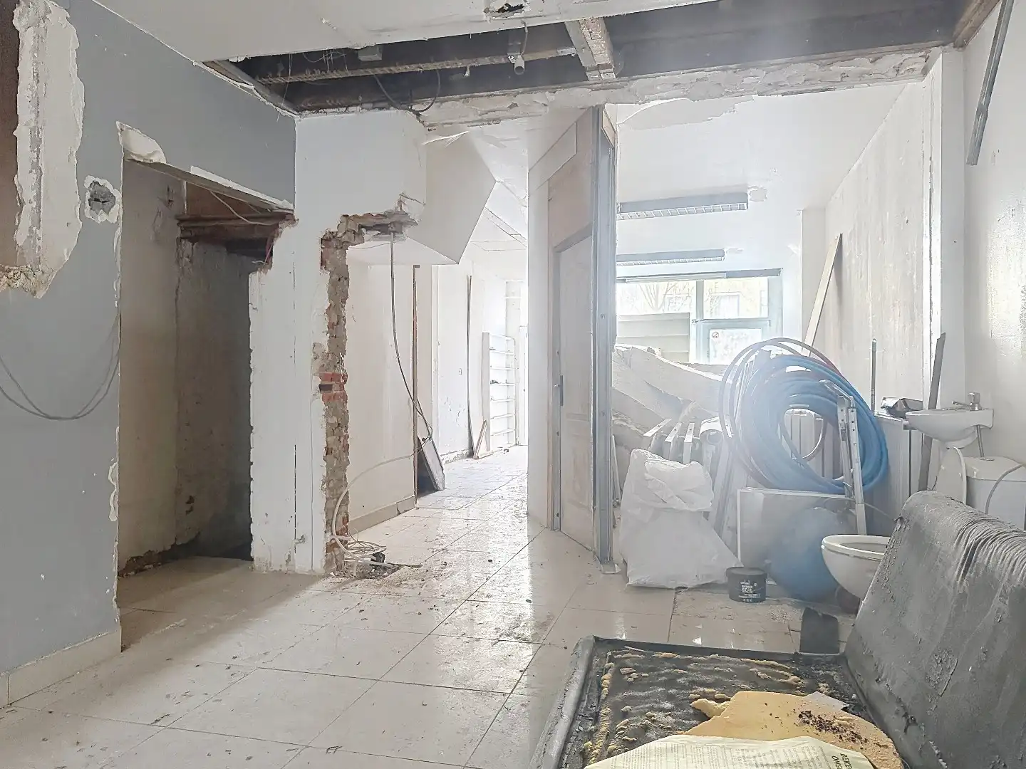 Te renoveren pand met veel potentieel in het centrum van Willebroek! foto 4