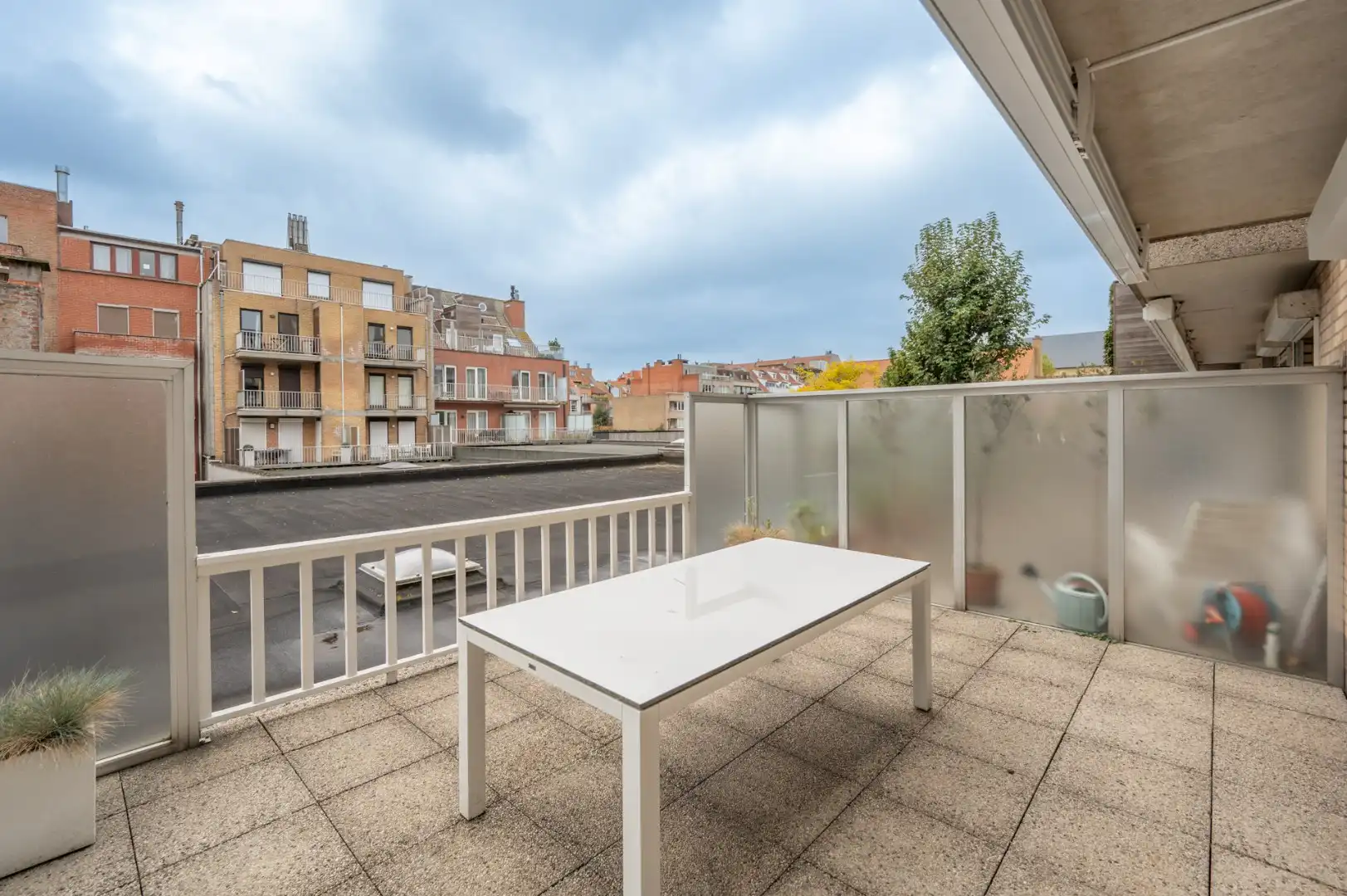 Mooi gemeubeld appartement op super locatie tussen de Zoutelaan en de Dumortierlaan foto 9