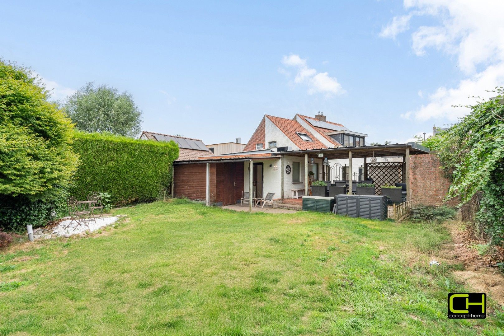 Moderne woning met drie slaapkamers en praktijkruimte te koop in Lievegem foto 23