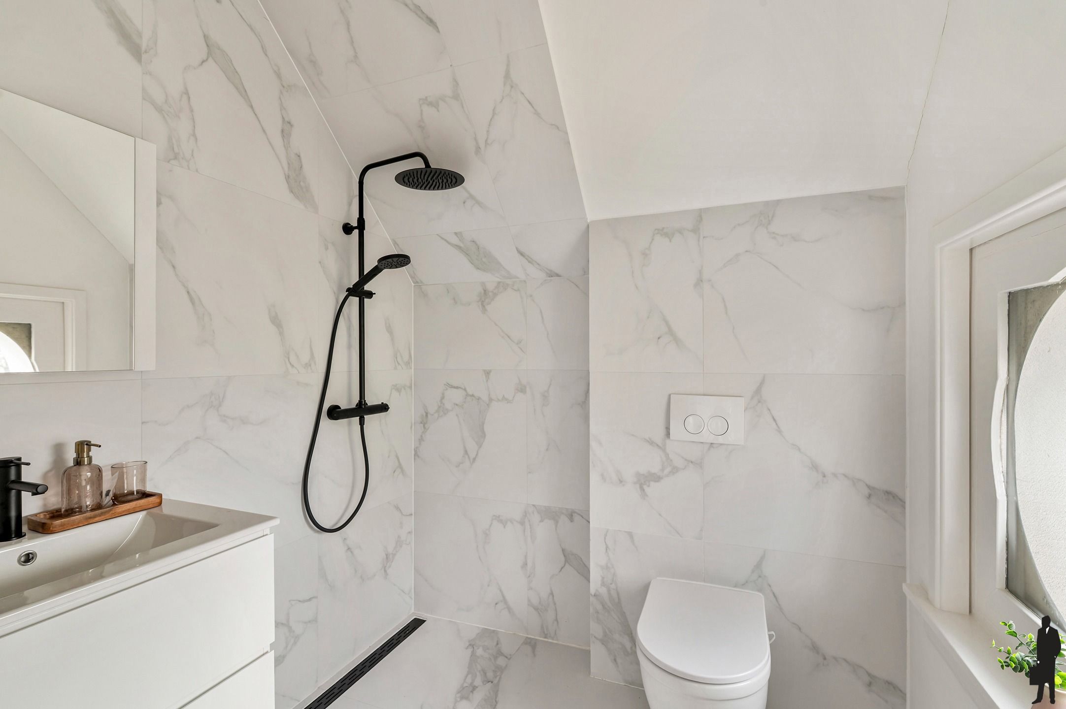 Gerenoveerde woning op ca. 520m2 met 3 slaapkamers en bureau foto 13