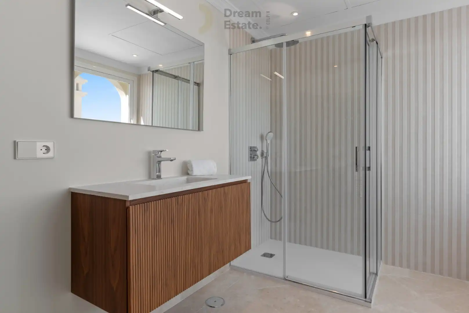 4 Slaapkamer duplex met adembenemende uitzichten te Las Colinas, Benahavís. foto 26