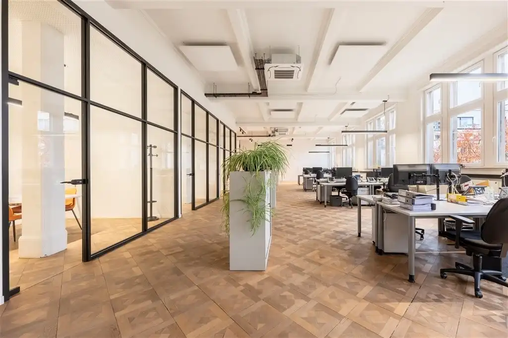 Instapklaar kantoor te huur op unieke locatie - 579m² foto 19