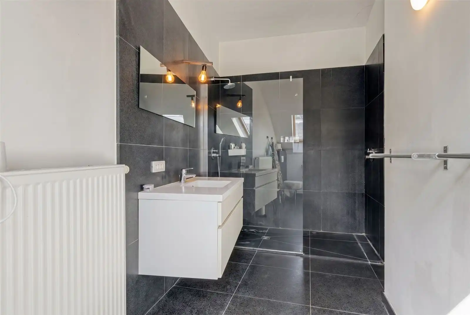 Unieke moderne triplex appt  met ruime garage op toplocatie in een steegje van de Kouter foto 17