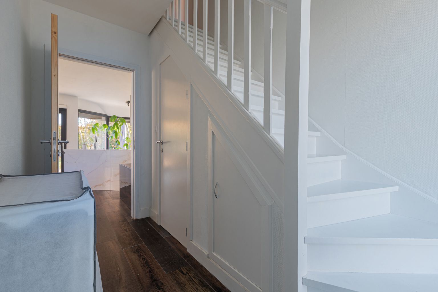 Charmante villa met 3 slpk, garage en zuidwest gelegen tuin foto 8