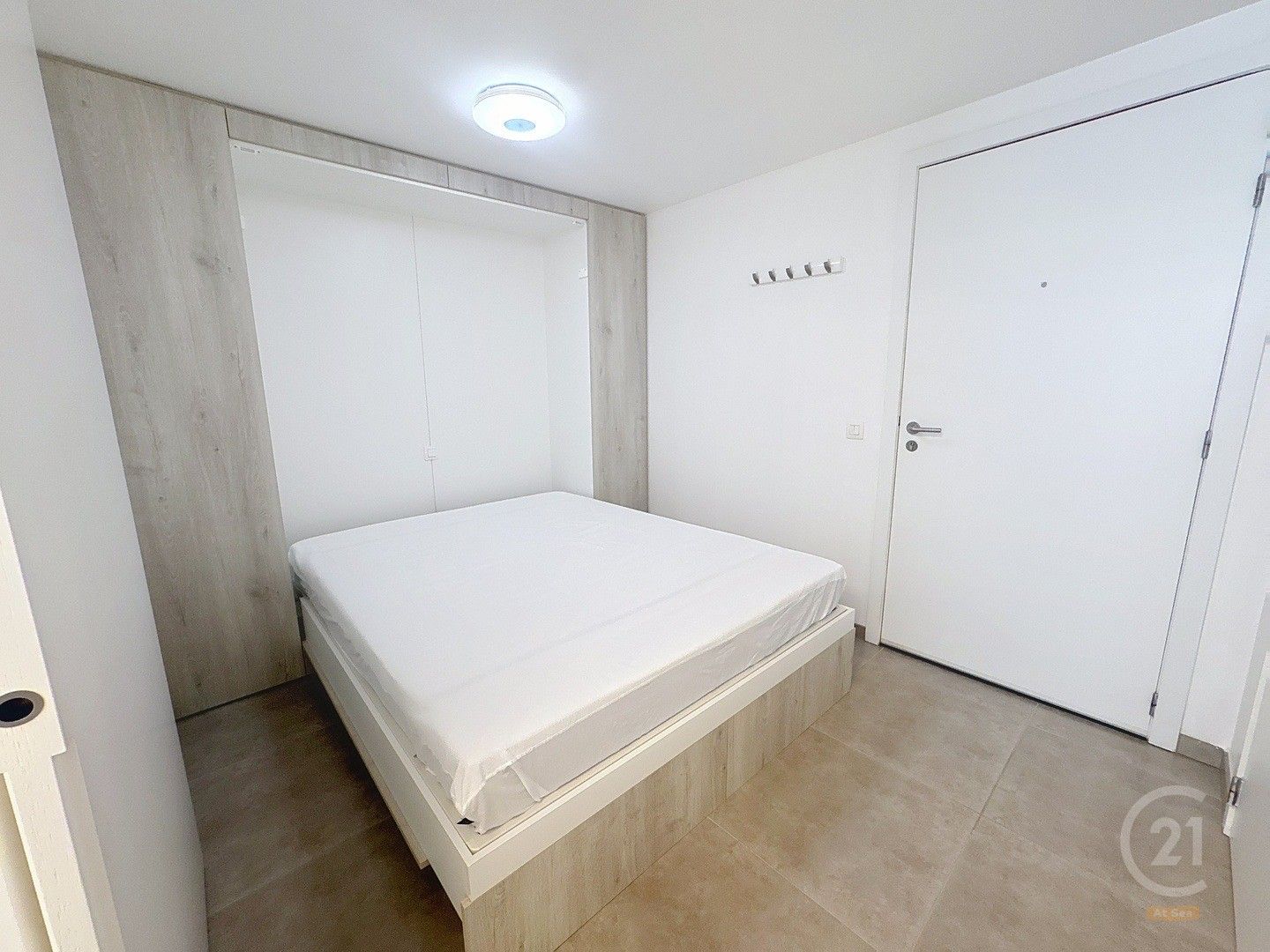 Moderne studio met aparte slaaphoek in Westende Bad foto 9