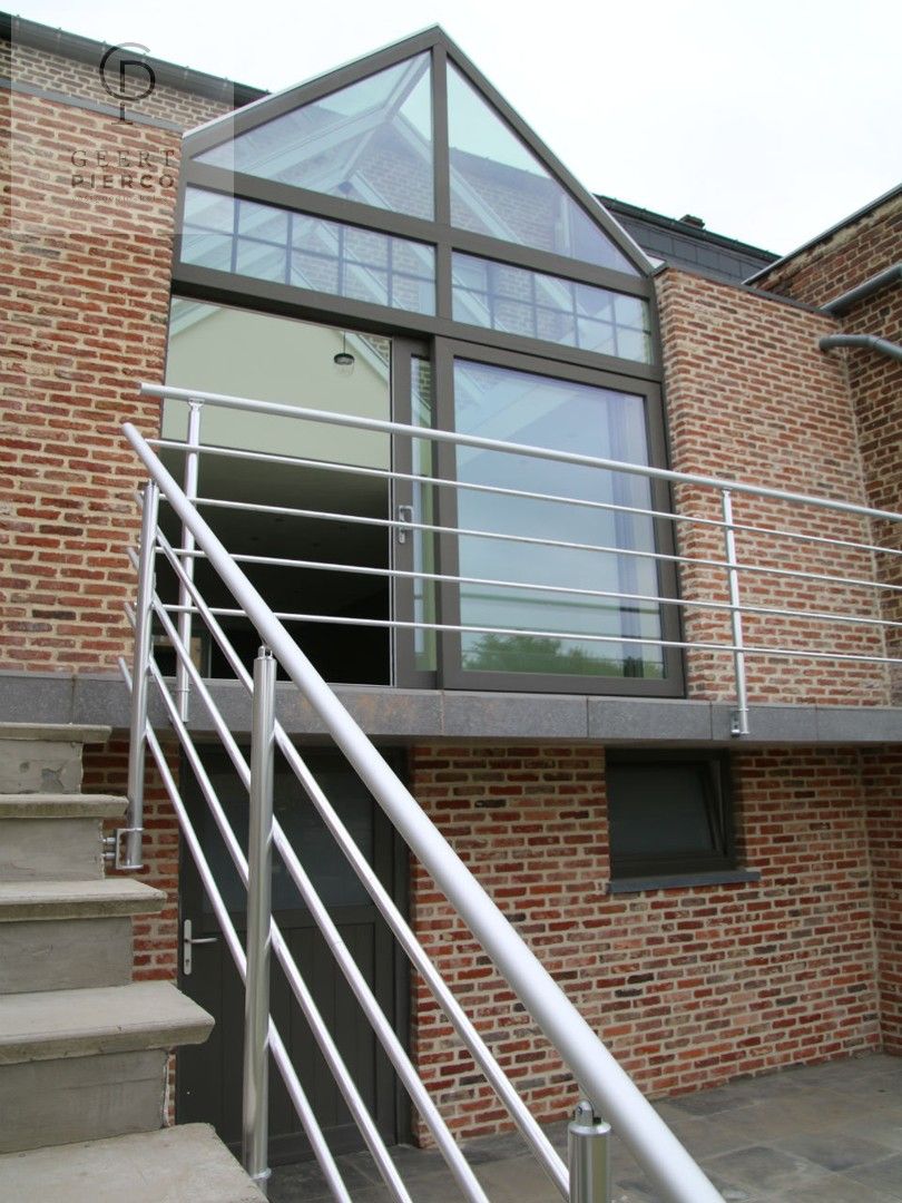 Prachtig gerenoveerde rijwoning met 4 slaapkamers aan de rand van Landen foto 7