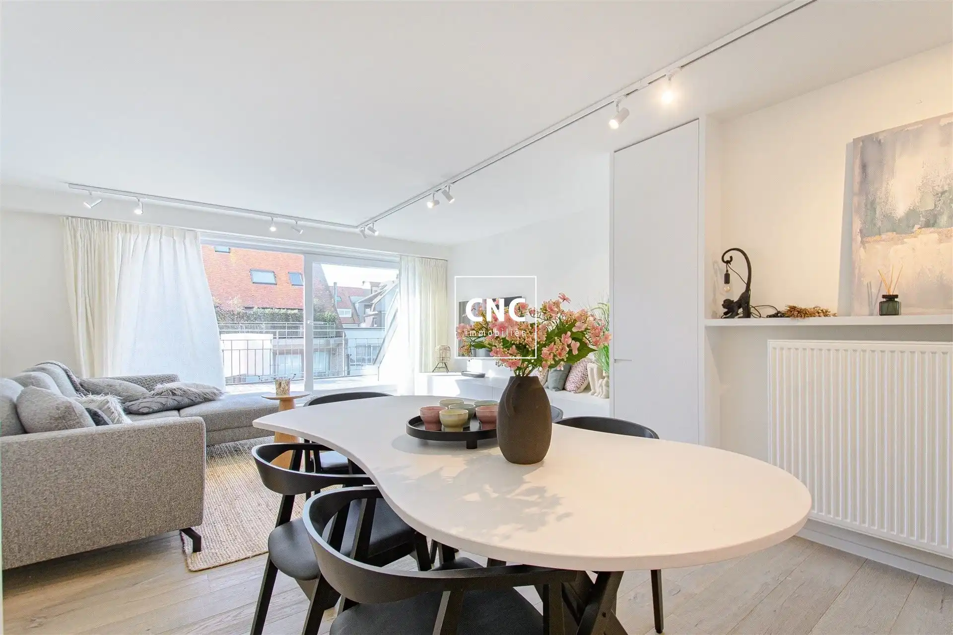 Stijlvol gerenoveerde duplex op toplocatie in Knokke

 foto 4