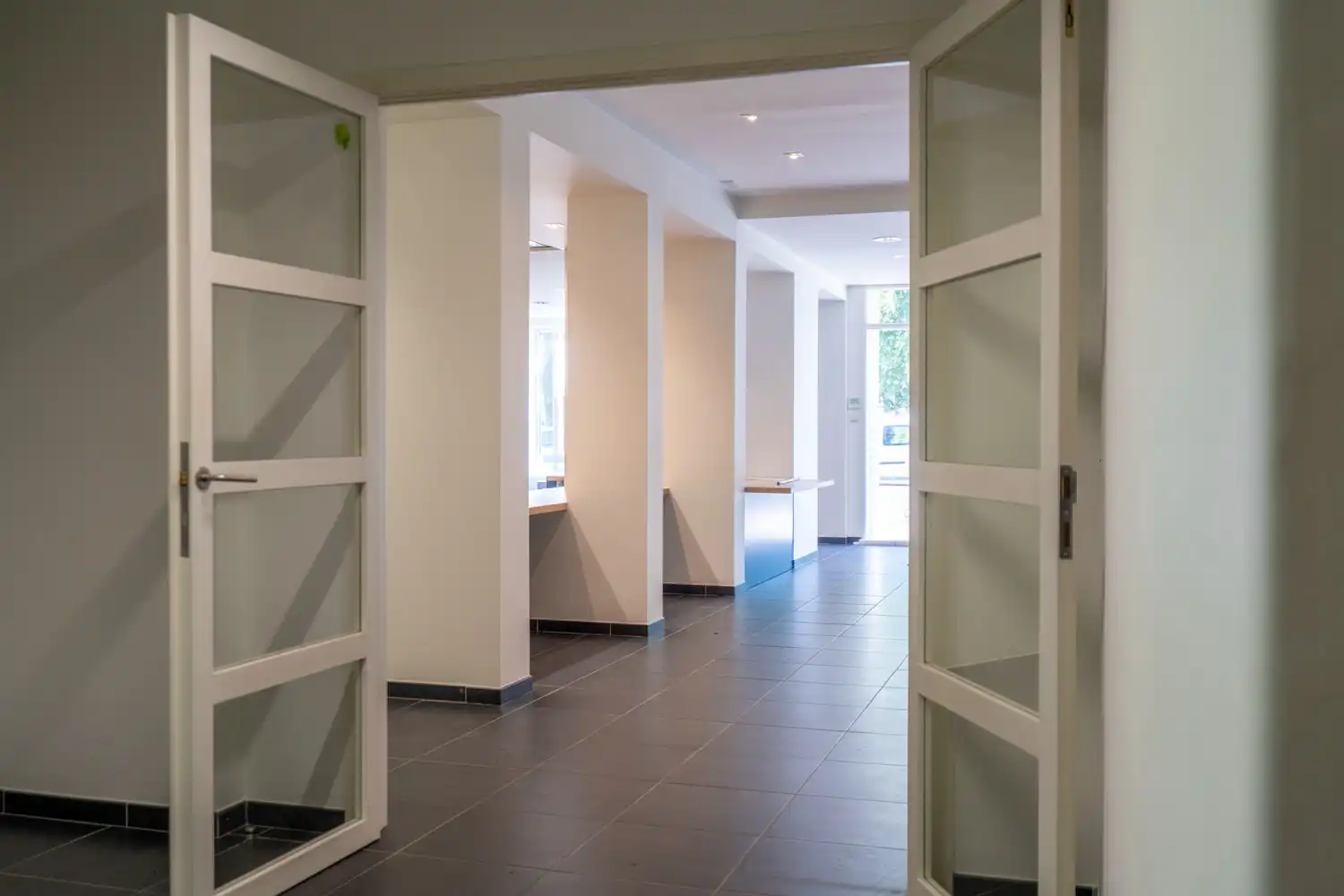 RUIME KANTOORRUIMTE 203 m² MET GARAGEBOX foto 10