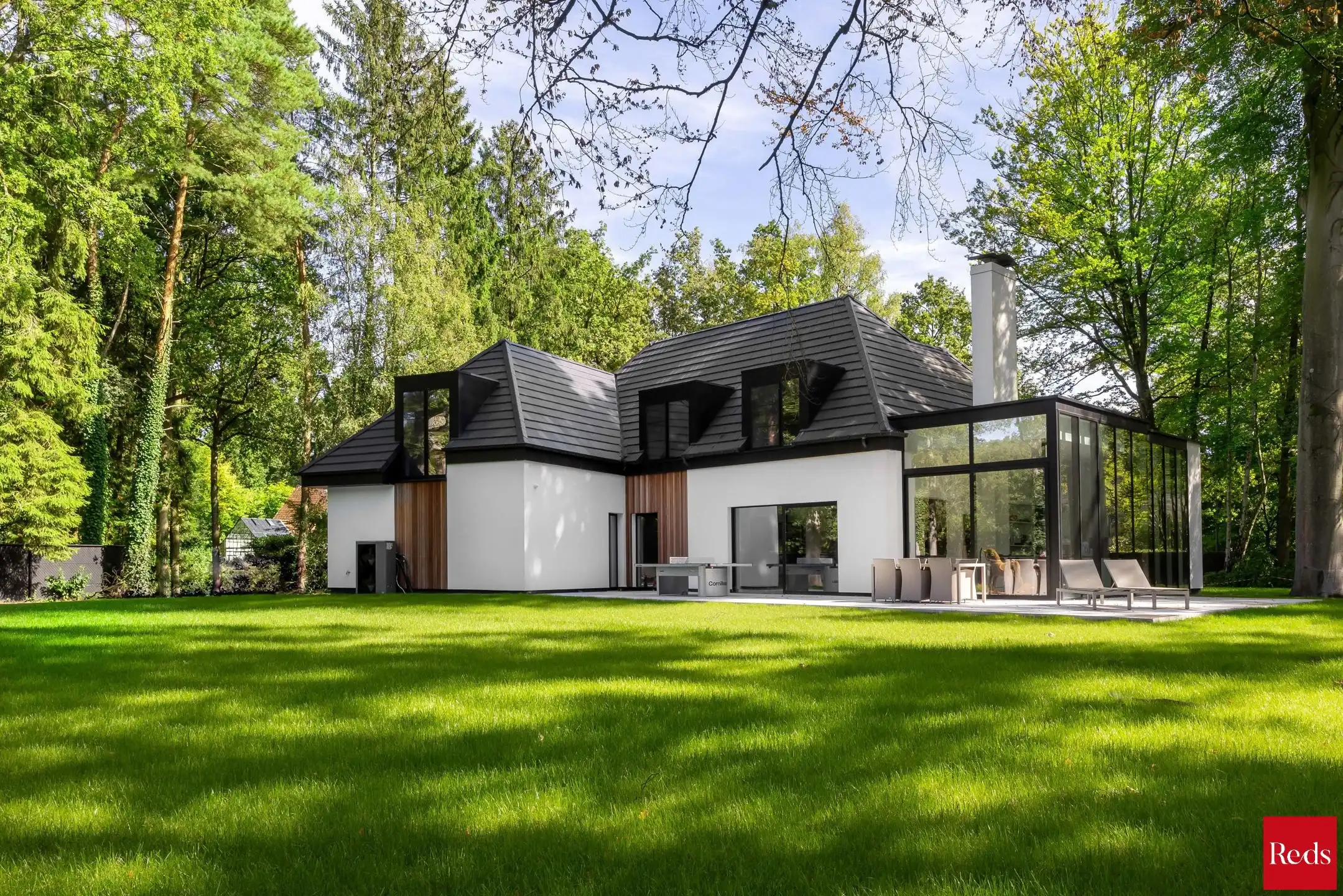 Luxe gerenoveerde villa (EPC A) op riant hoekperceel foto 3