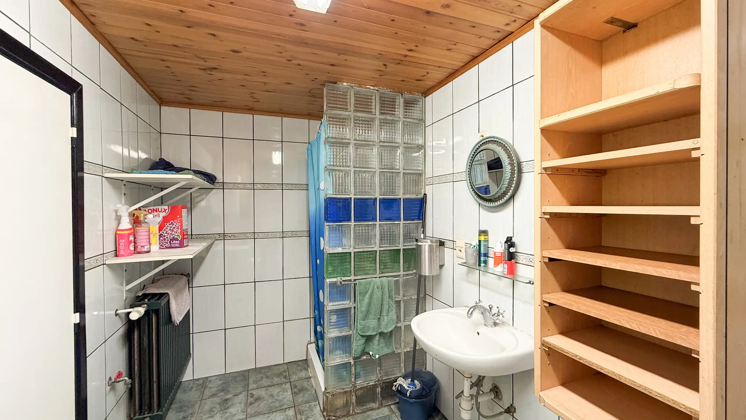 Te renoveren woning met 3 slpkms op ruim perceel van 8a58ca! foto 13
