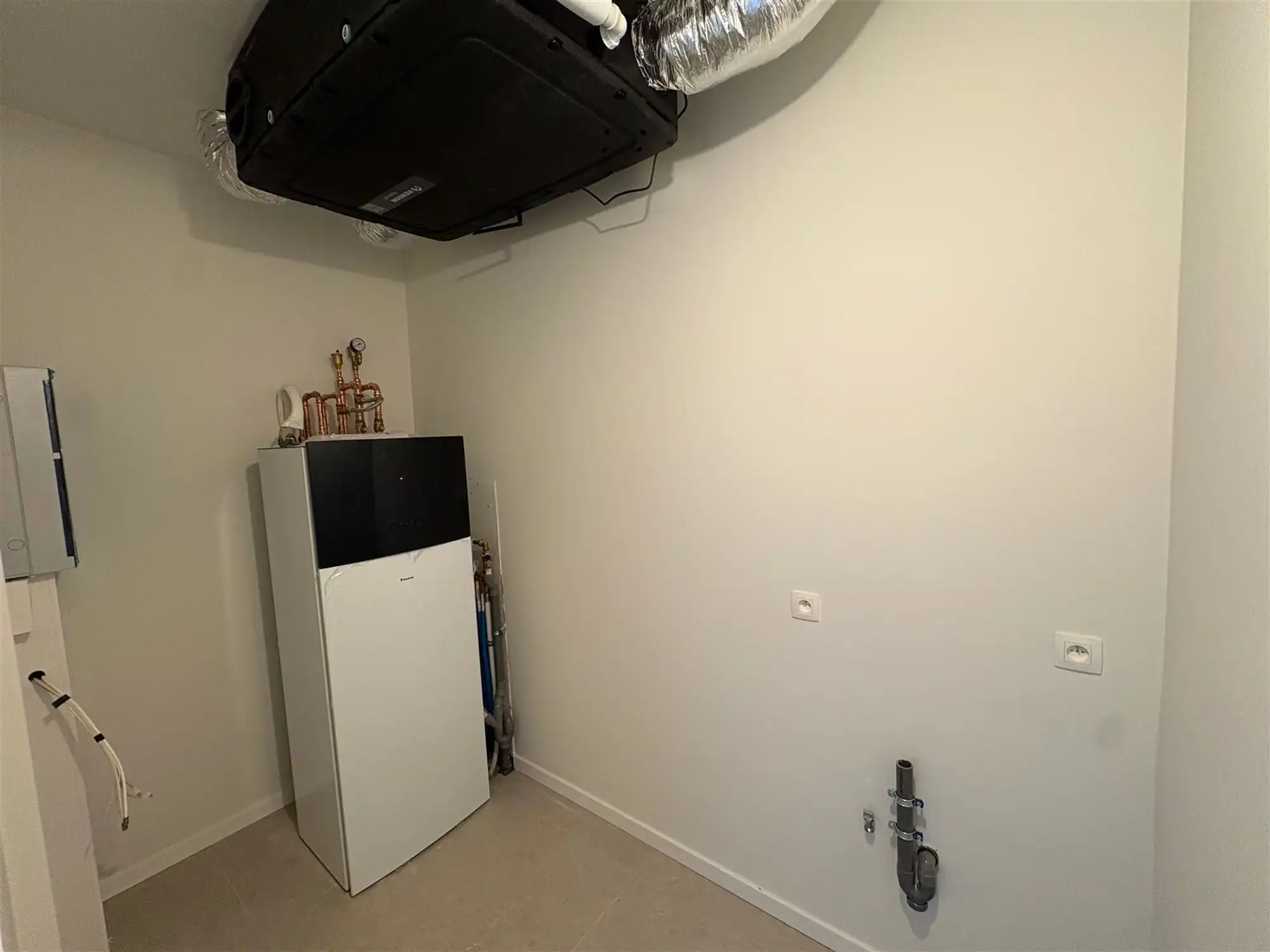 Ruim appartement met 1 slaapkamer en extra grote tuin. foto 11