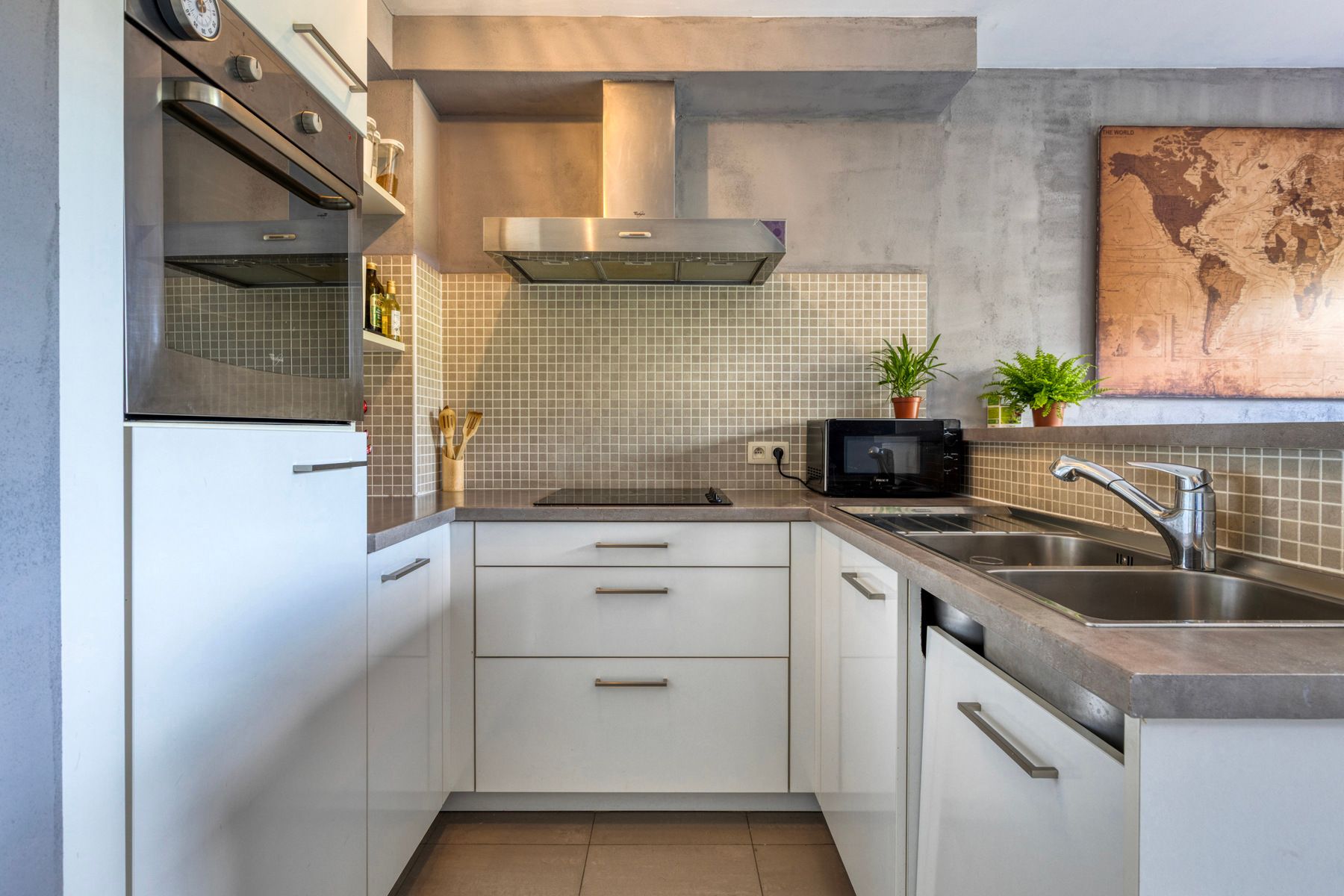 Instapklaar appartement met 3 slaapkamers en terras foto 8