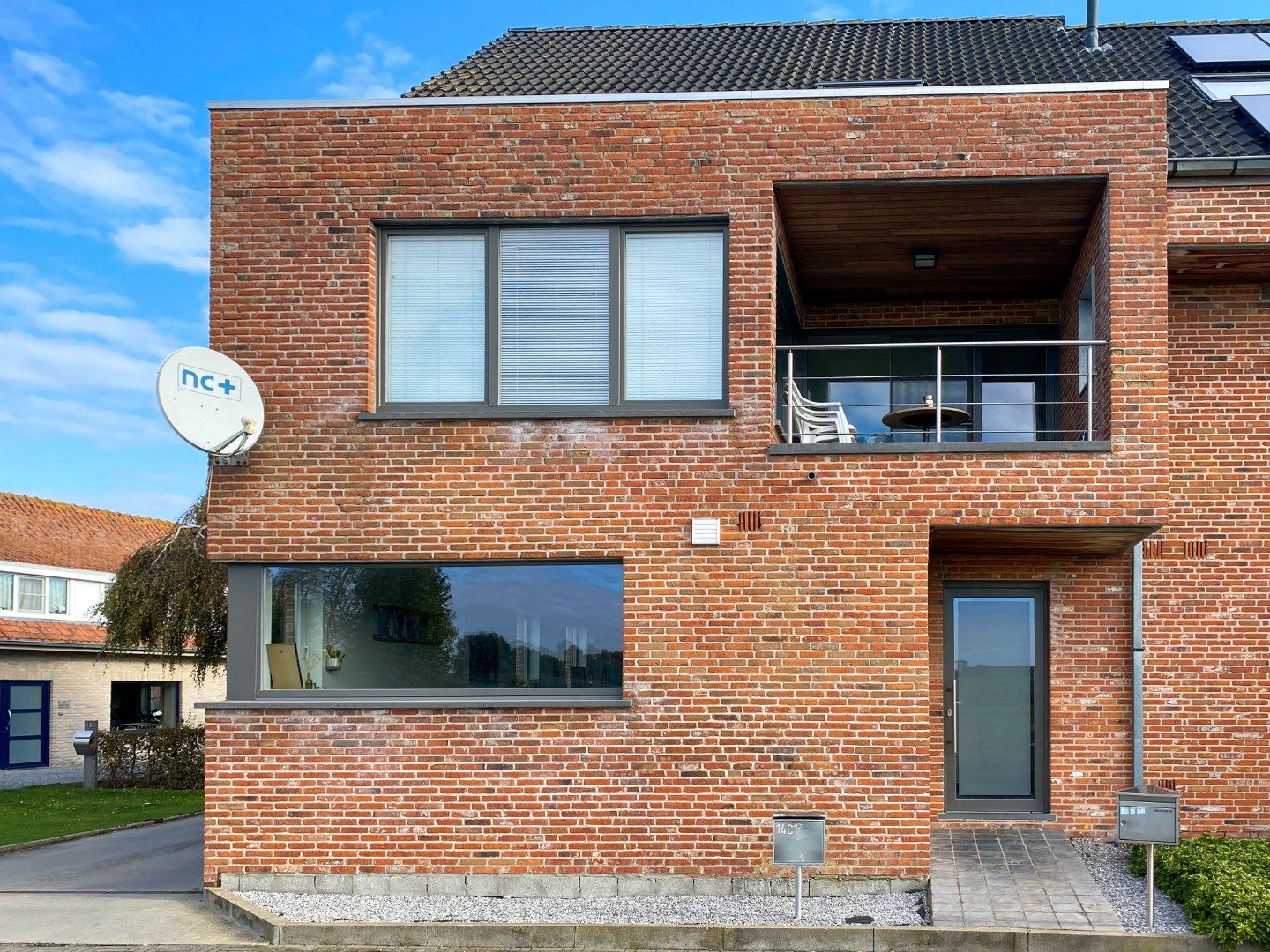 Gelijkvloersappartement met 1 slaapkamer, tuin en garage. foto 17