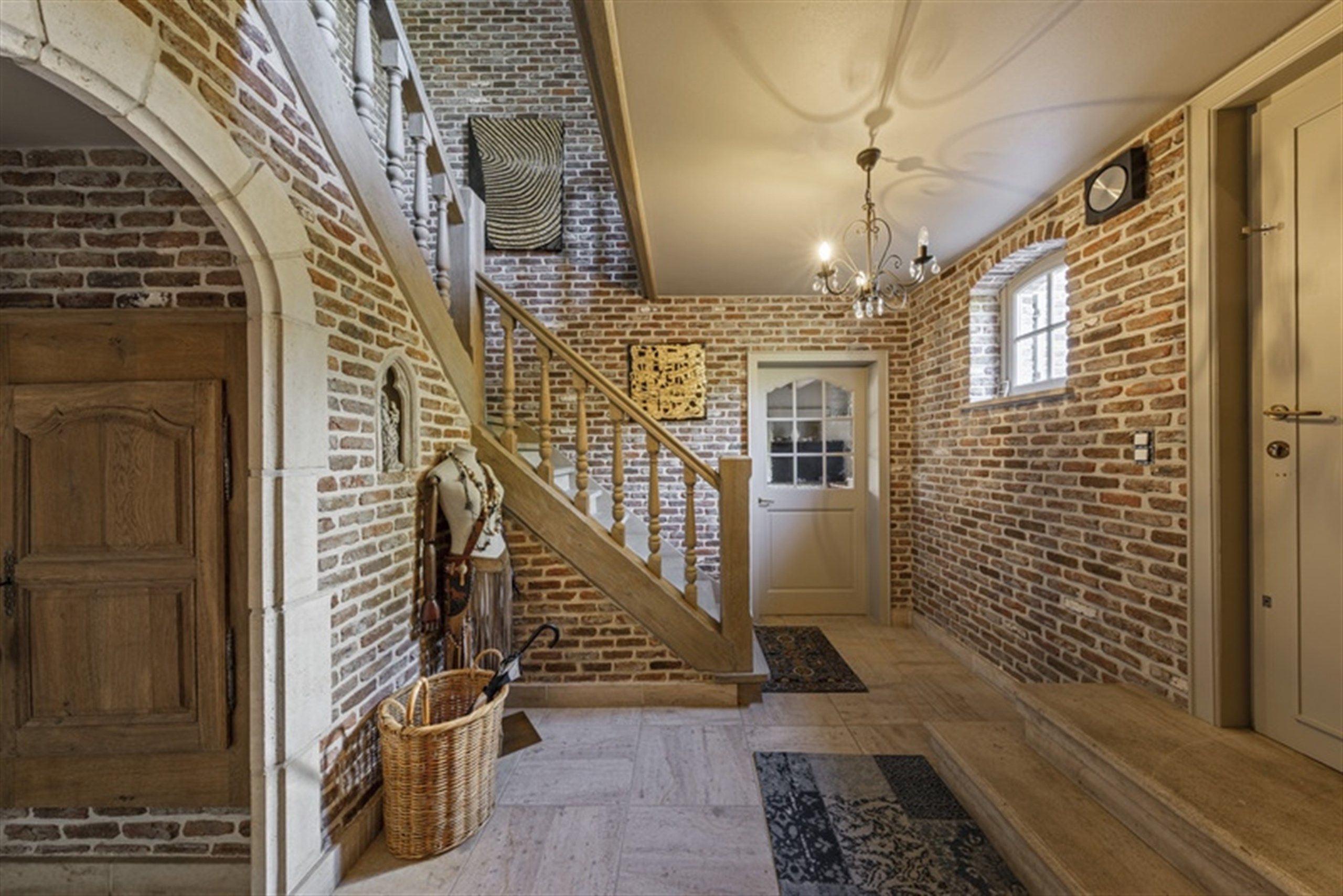 Elegante villa op toplocatie met dubbele garage foto 4