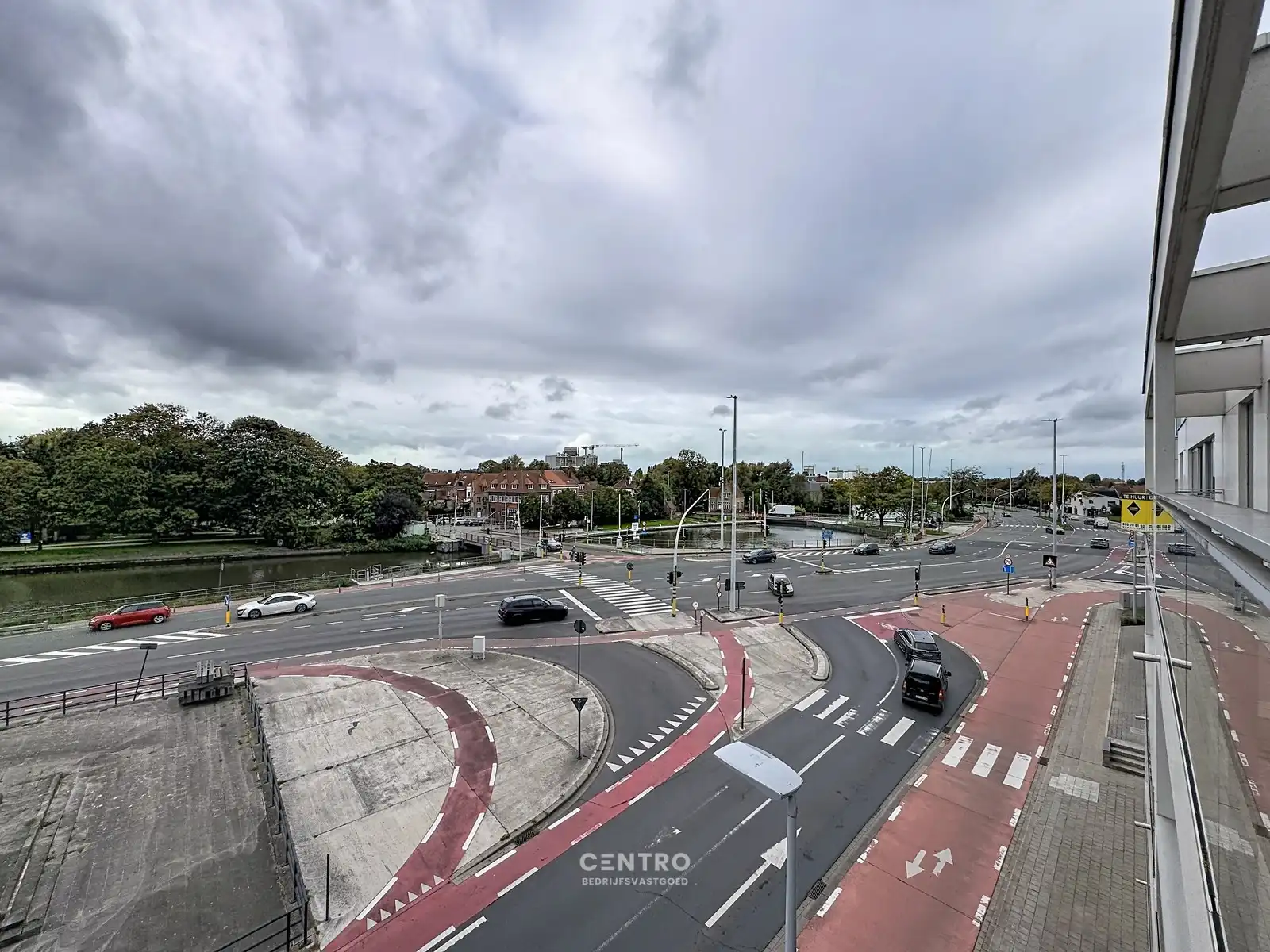 Kantoorruimte (375m2) op TOPligging met 6 private parkeerplaatsen! foto 24