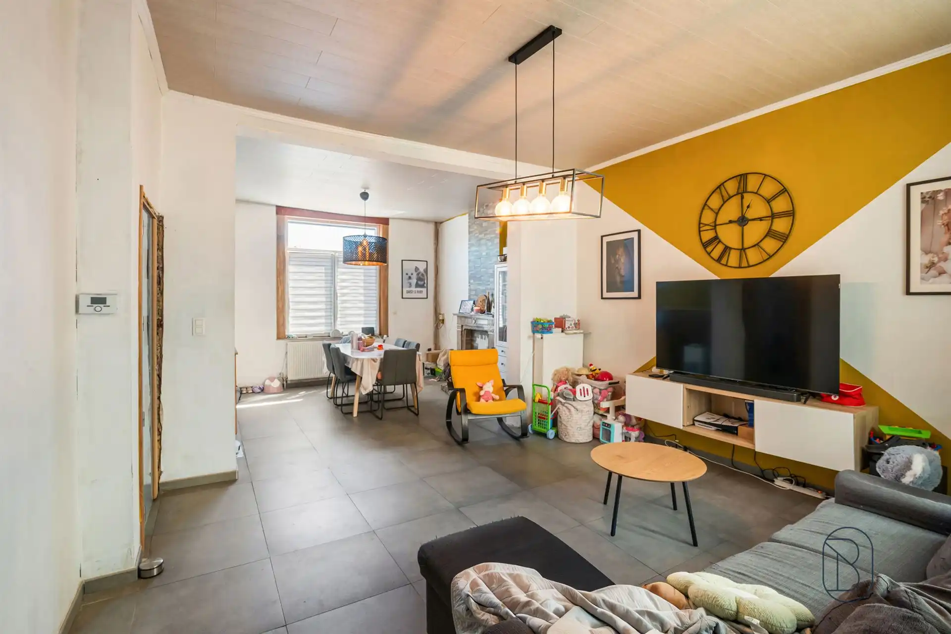 3-gevelwoning met grote tuin, dicht bij alle voorzieningen! foto 6