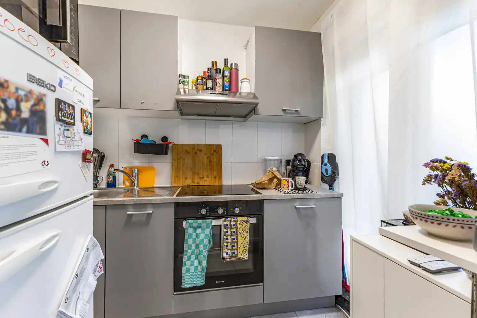 Studio op glvls met balkon en kelder foto 8
