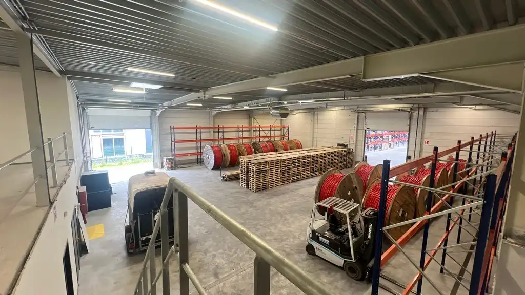 Functioneel bedrijfspand te huur in industriepark E17/4 te Lokeren foto 8