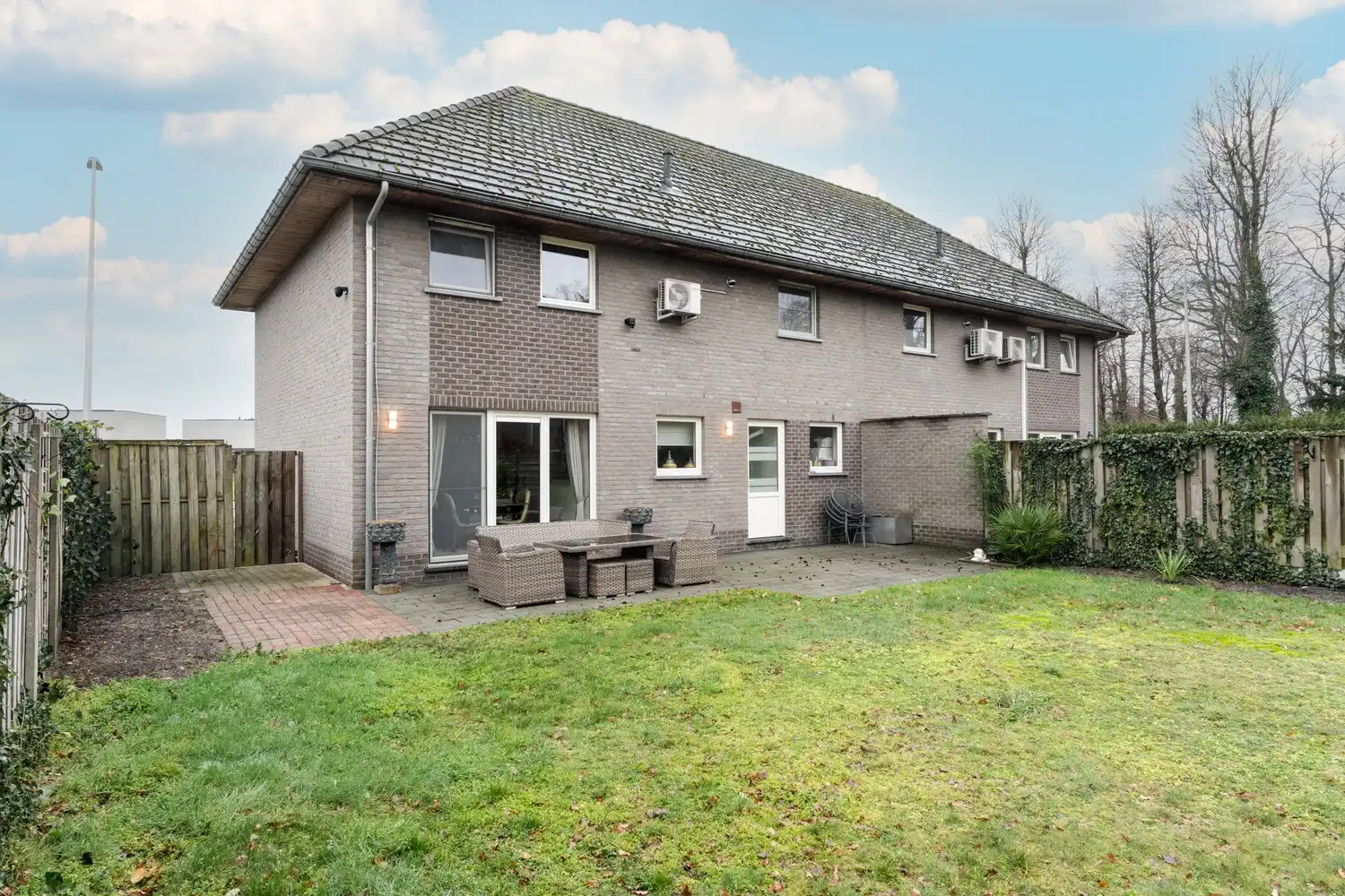 Zeer ruime en energiezuinige woning nabij het centrum van Lindel-Overpelt foto 33
