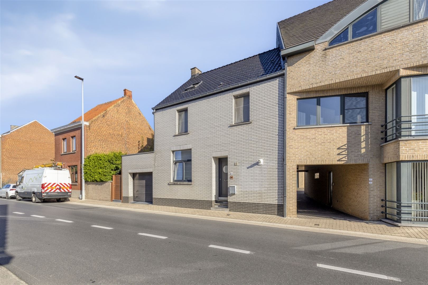 Rustig gelegen woning met garage foto 3