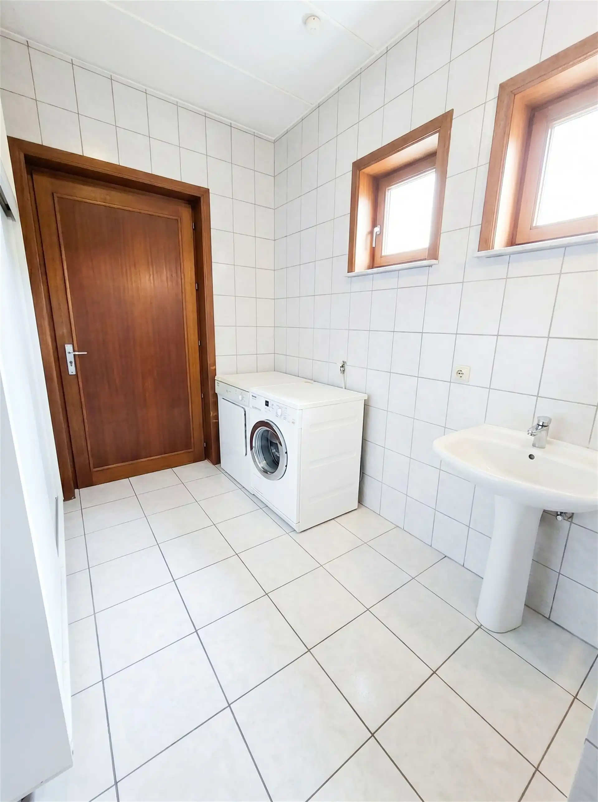 Stijlvolle woning met 4 slks op een perceel van 897m²  foto 16