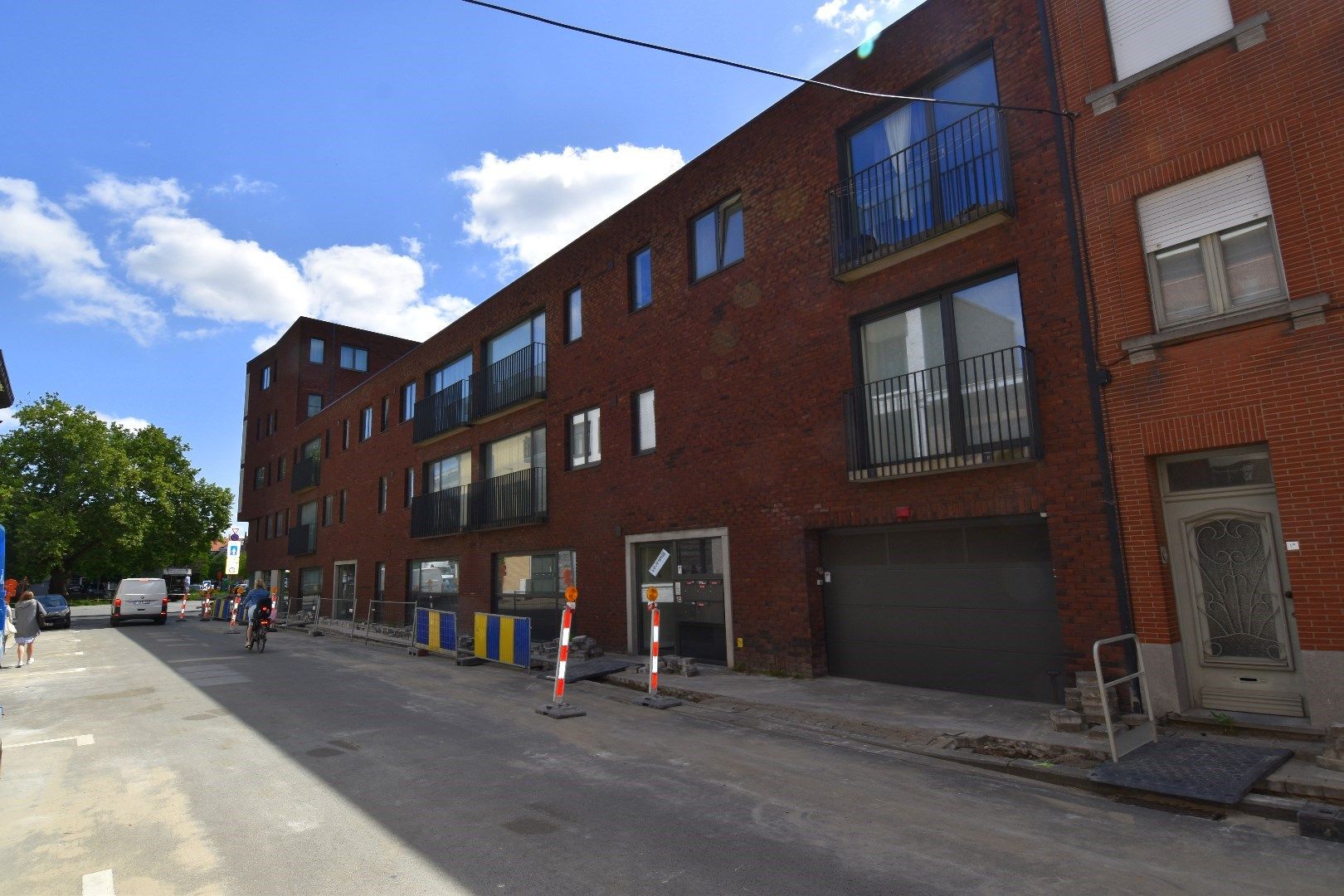 Instapklaar 2-slaapkamerappartement op toplocatie nabij het centrum van Kortrijk foto {{pictureIndex}}