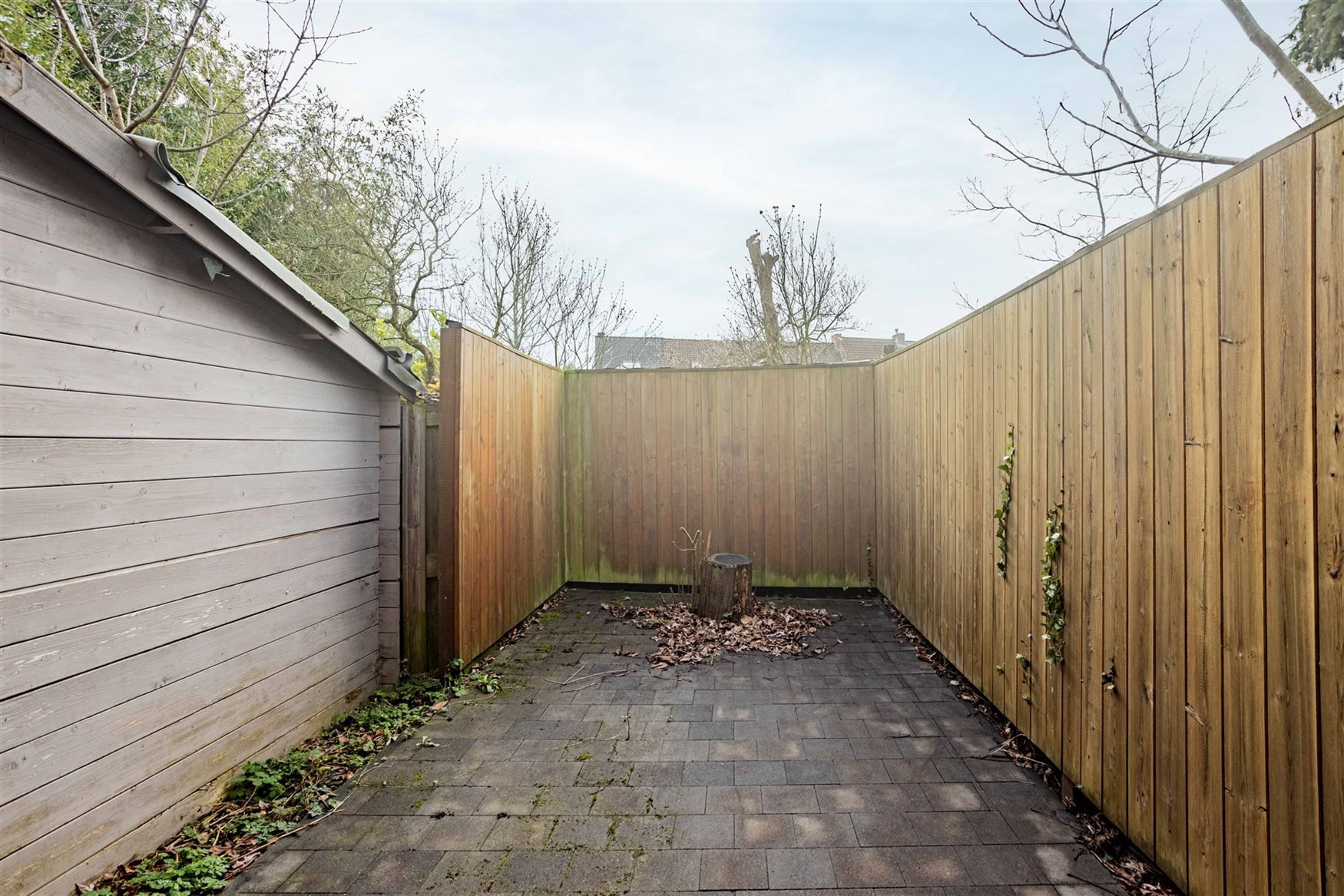 Commercieel gelijkvloers met ruim duplex appartement en grote loods te Merelbeke. foto 26