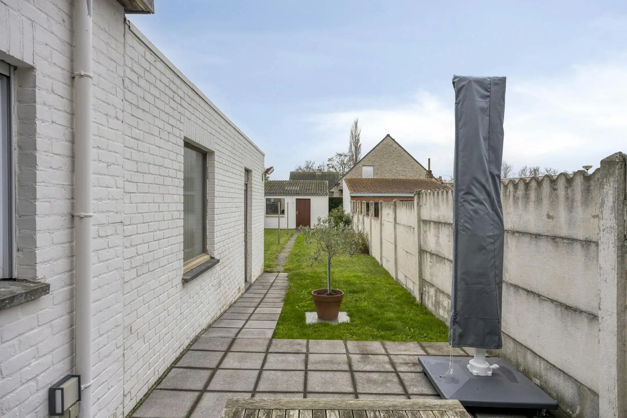 Instapklare woning met 3 slaapkamers, 2 badkamers, zuidgerichte tuin en garage. foto 20