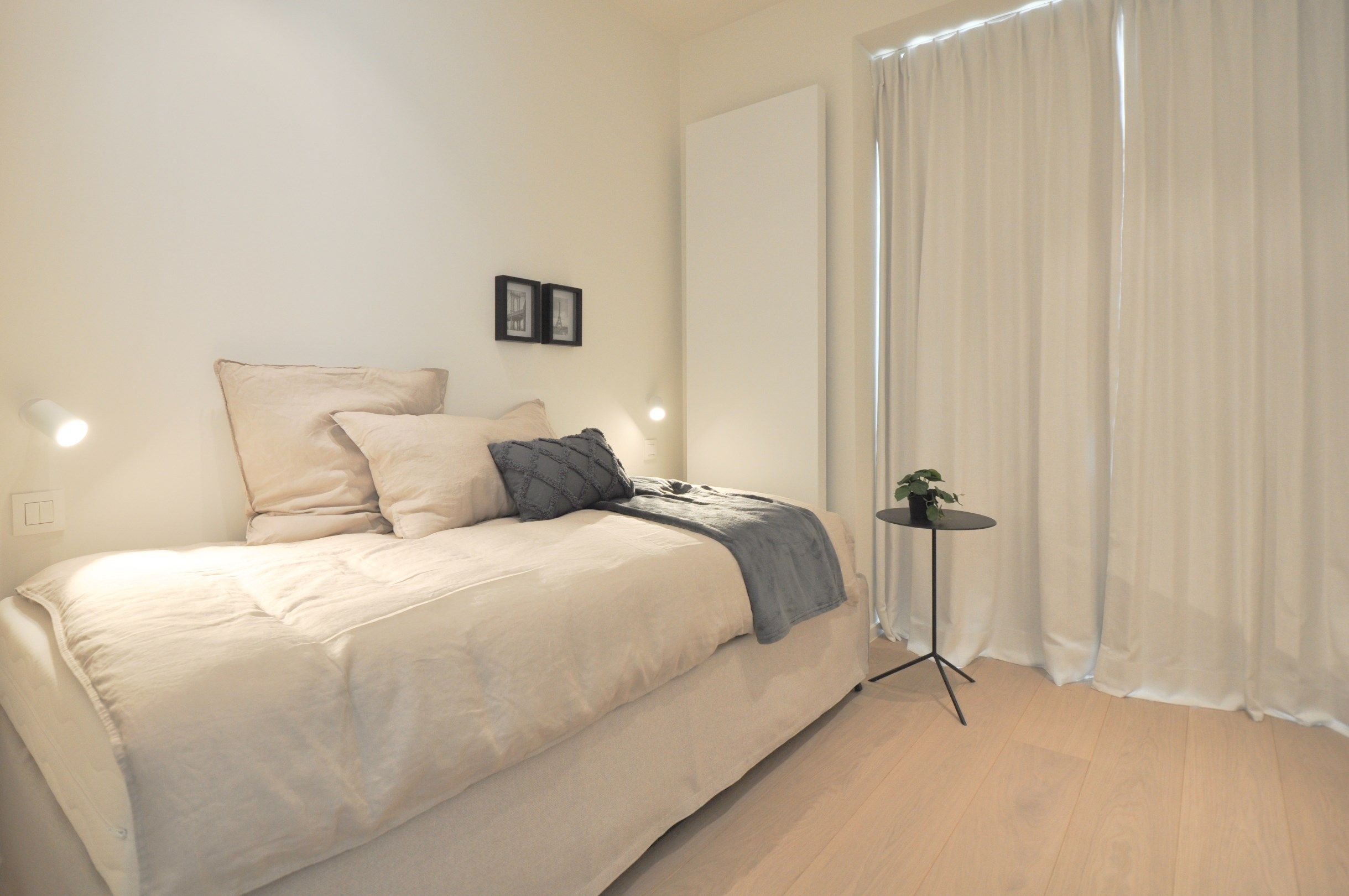 Volledig gerenoveerd hoek-appartement met een ruim zuid gericht terras gelegen aan de Zeedijk in het Zoute. foto 17
