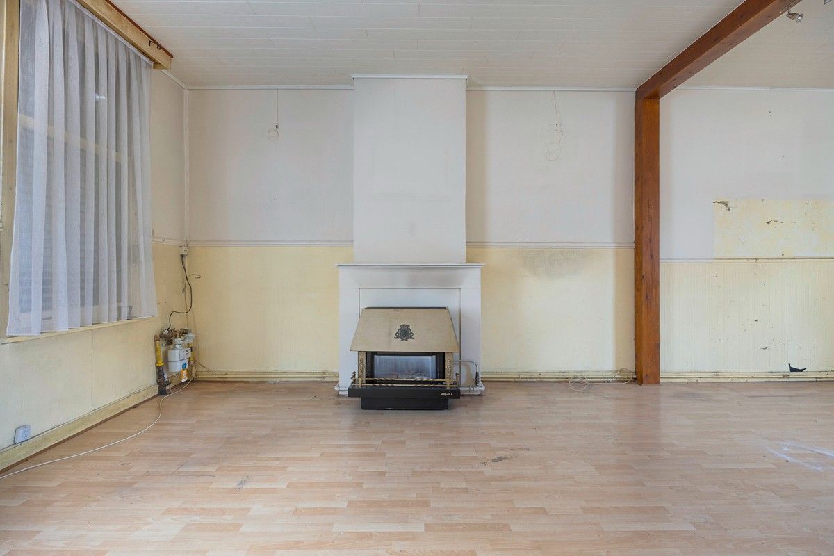 RUIME EN RUSTIG GELEGEN GEZINSWONING | 4 SLPKS - GARAGE - TUIN | TE RENOVEREN foto 3
