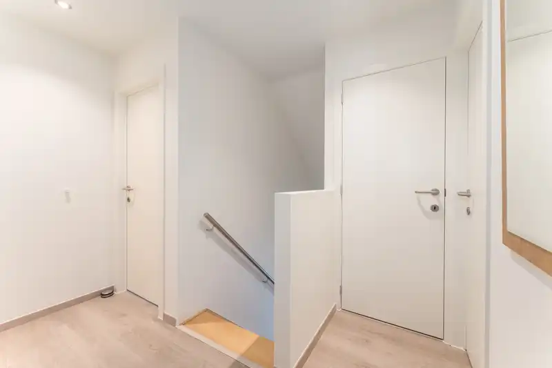 HOOGLEDE – Moderne gezinswoning met zonnige tuin en tal van extra’s! opp. 351 m² foto 16