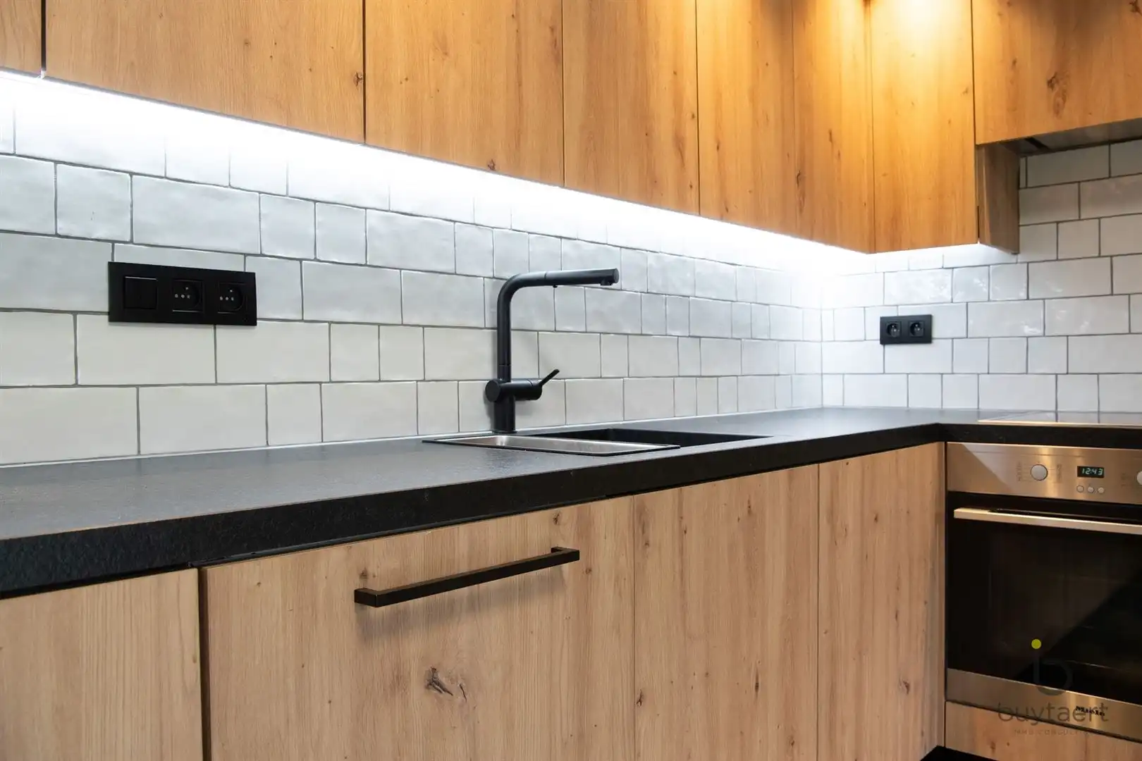 RUIMTE, LICHT ÉN RUST: GEZELLIGE FAMILIEWONING MET 5 SLAAPKAMERS MIDDEN IN HET GROEN! foto 11