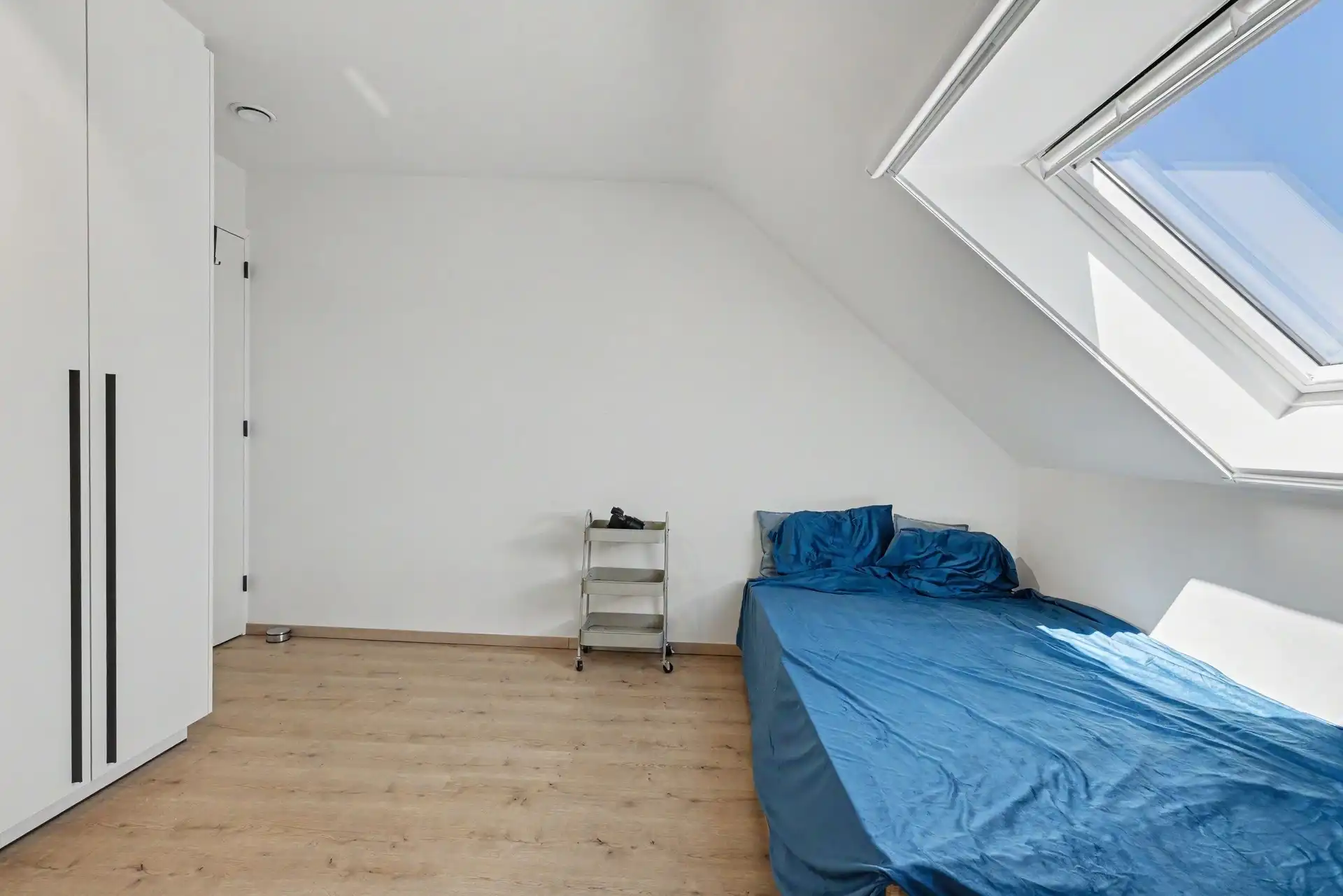 Ruime triplex woning met 3 slaapkamers en 2 parkeerplaatsen nabij het centrum van Stekene (159m²) foto 17