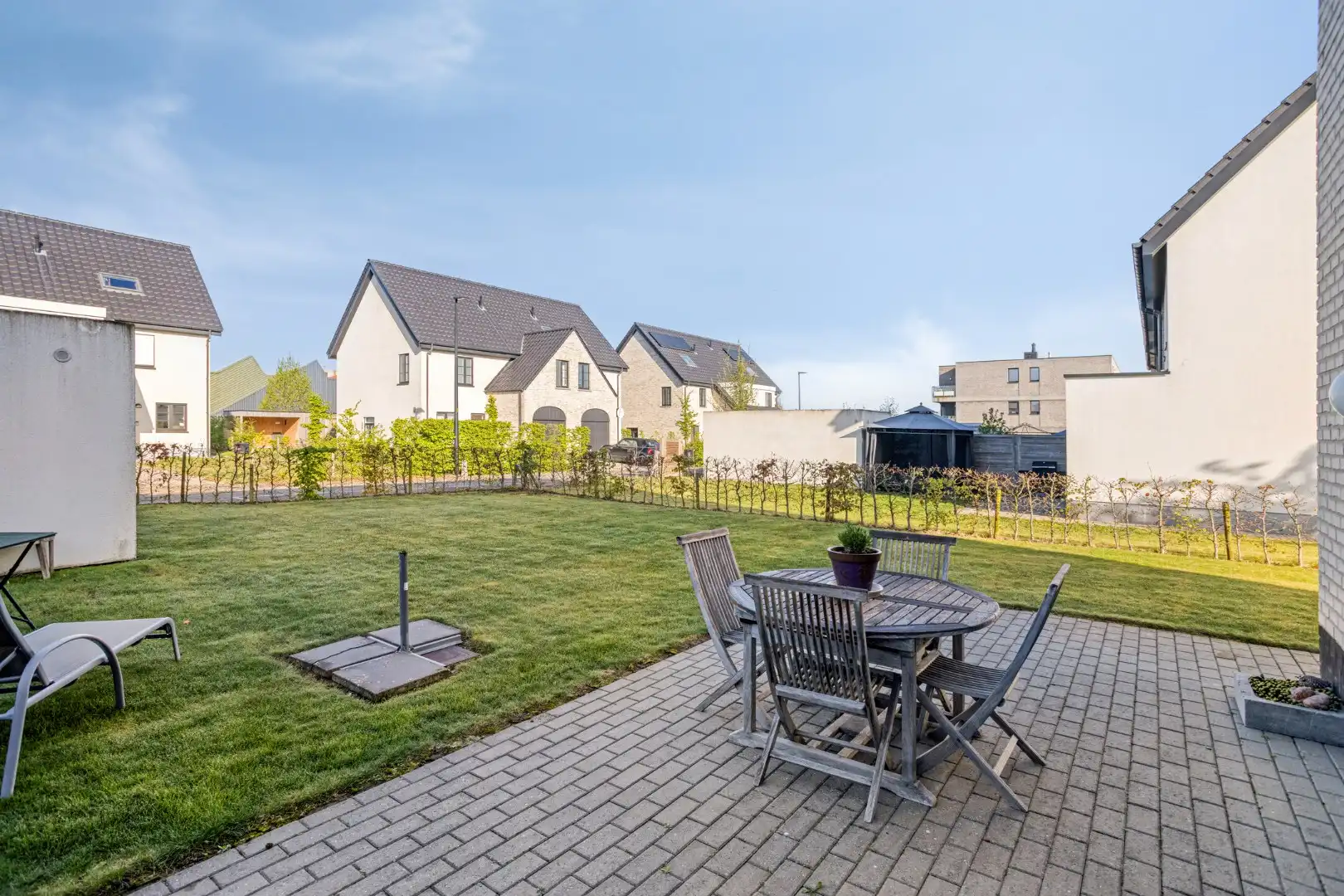 Recente halfopen woning met 4 slaapkamers en garage! foto 15