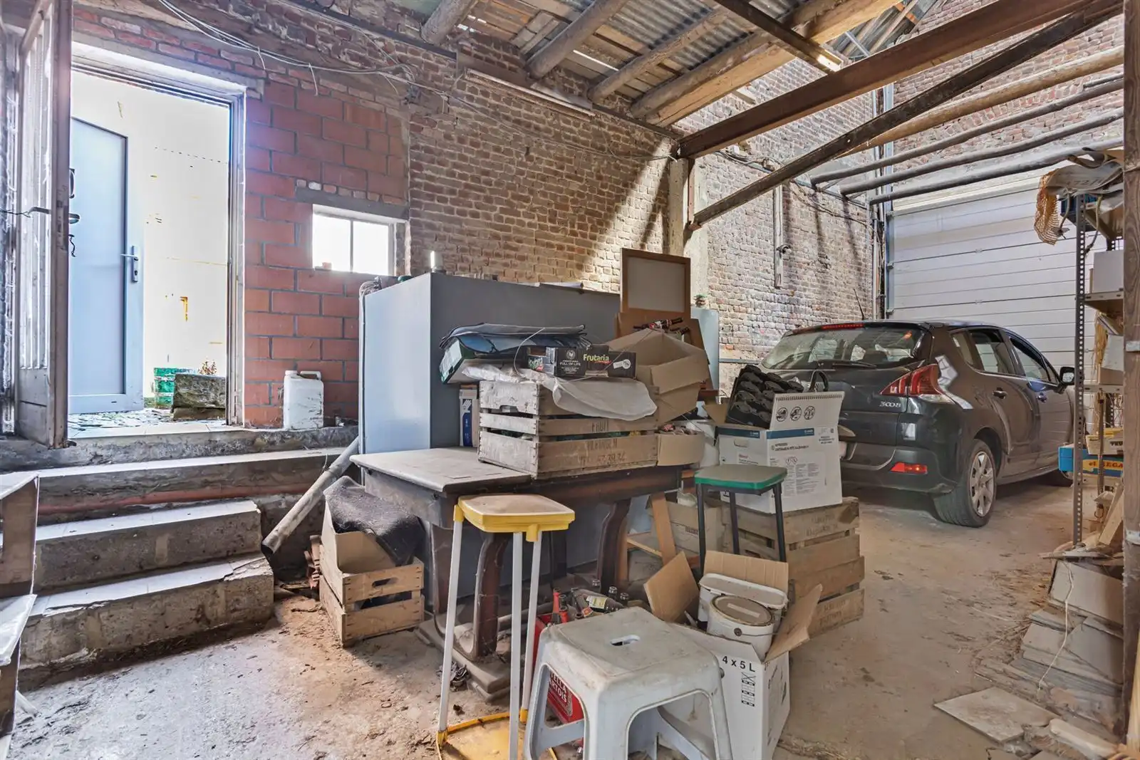 Statige te renoveren woning met schuur en tuin foto 17