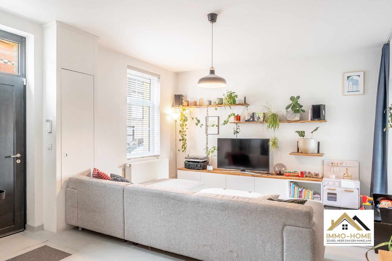 Charmevolle woning met drie slaapkamers te Gentbrugge foto 2