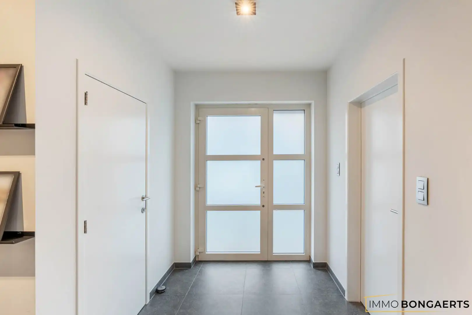 Ruime woning met 3 slaapkamers  foto 3