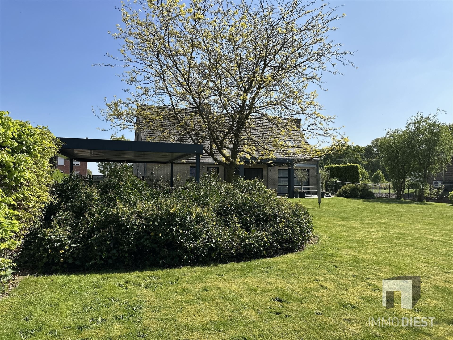 Instapklare woning met zicht op agrarisch gebied - bureau + 3 slpks foto 46