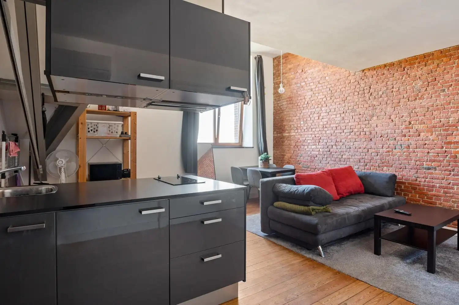 Prachtig en uniek vergunde opbrengsteigendom (BAR 6%) in historisch en gerenoveerd postgebouw te Antwerpen 2060 foto 23