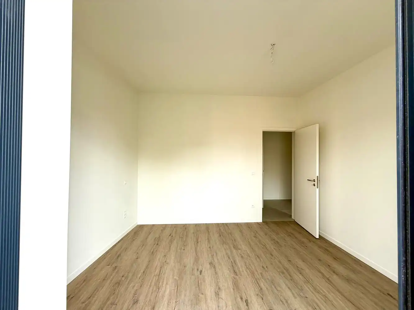 COMPLEET VERNIEUWD (1E VERDIEP) energiezuinig app. MET GROOT TERRAS. foto 14
