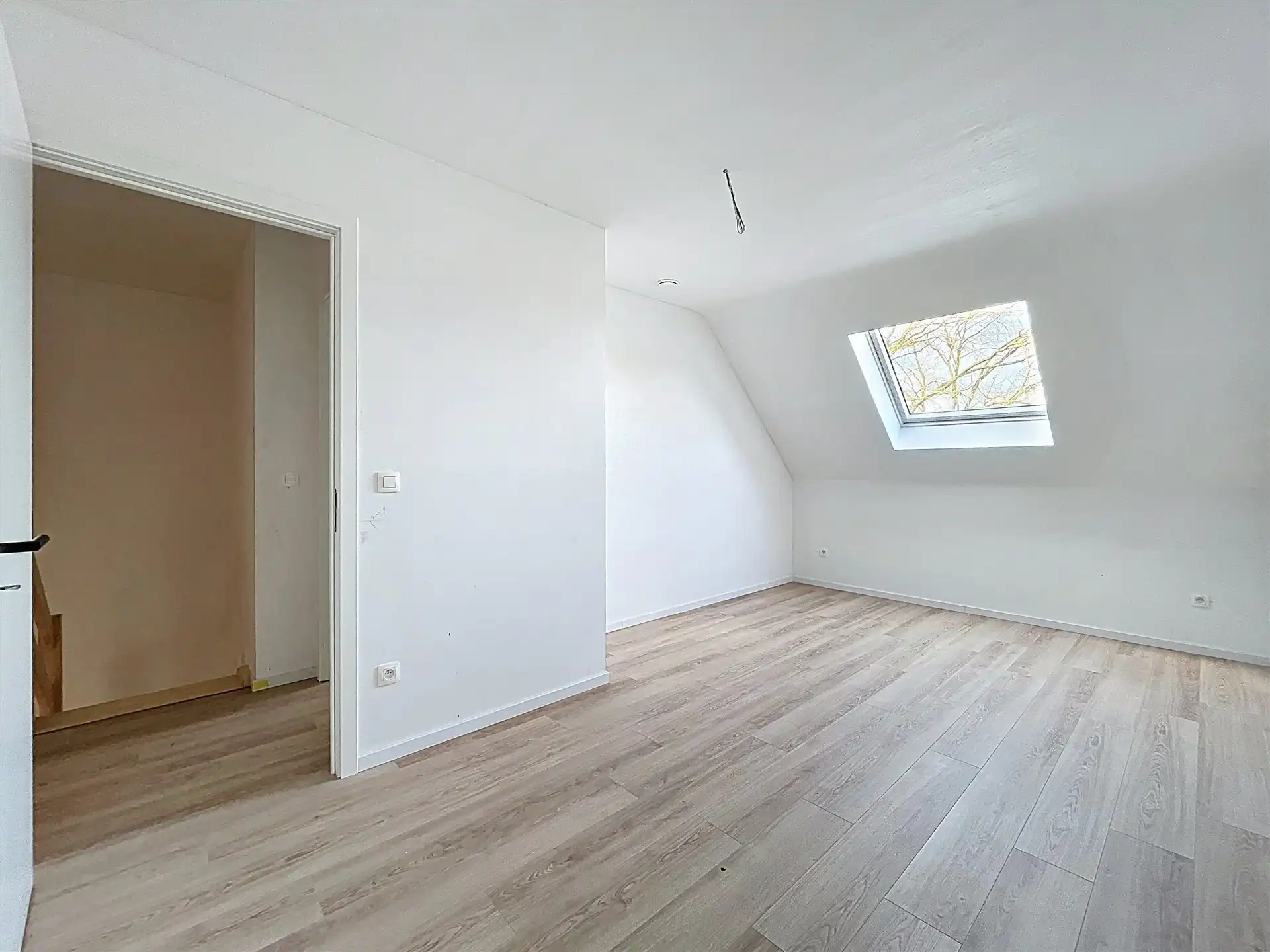 Prachtige Nieuwbouwwoning met 4 slaapkamers en 2 badkamers! foto 14